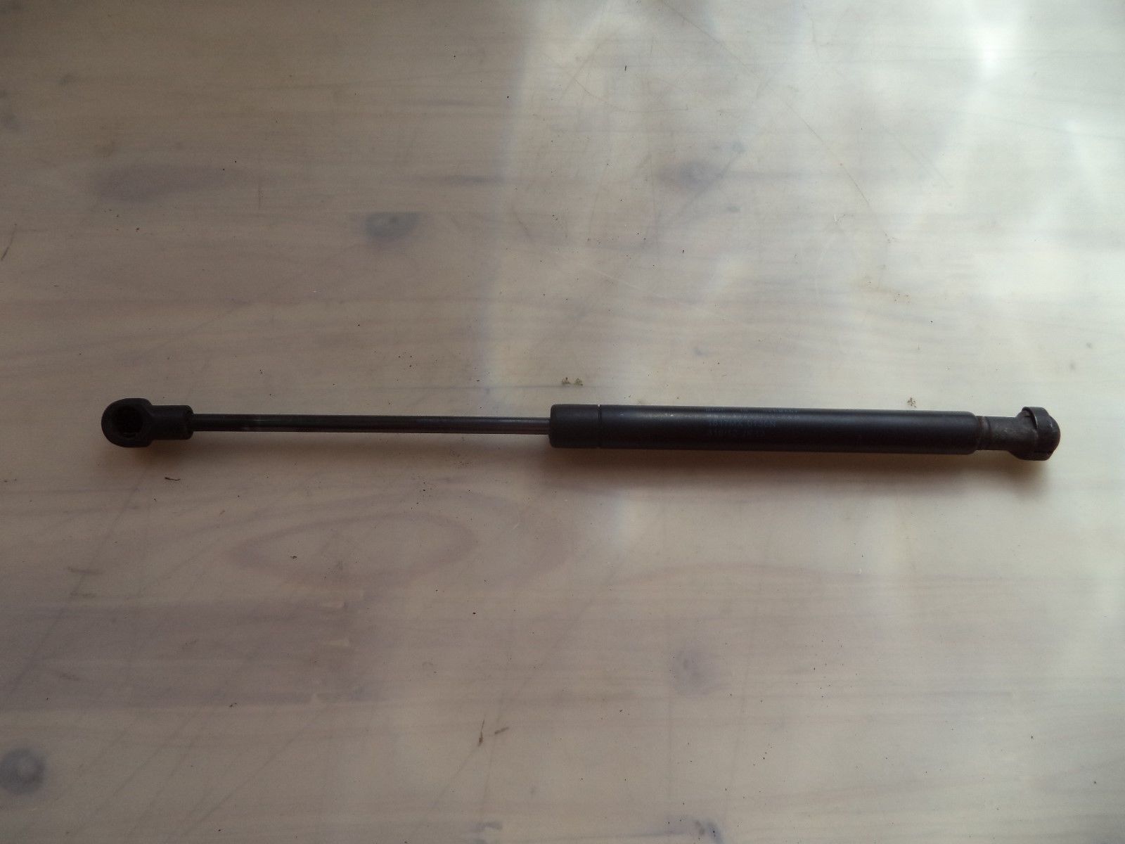 8710-23204 SMART FORTWO GAZLI BAGAJ AMORTİSÖRÜ